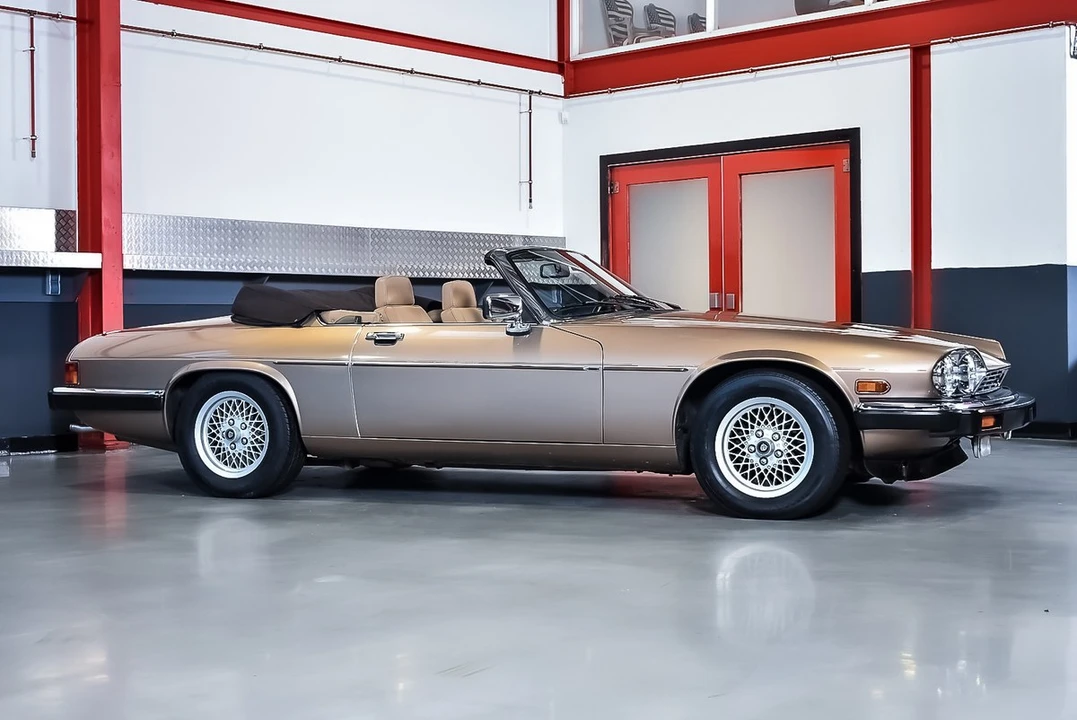 1990 Jaguar XJS Convertible - Image 9 of 30