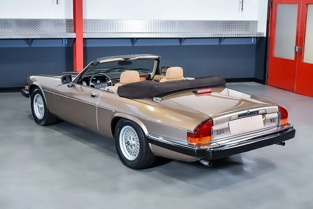 1990 Jaguar XJS Convertible - Image 16 of 30