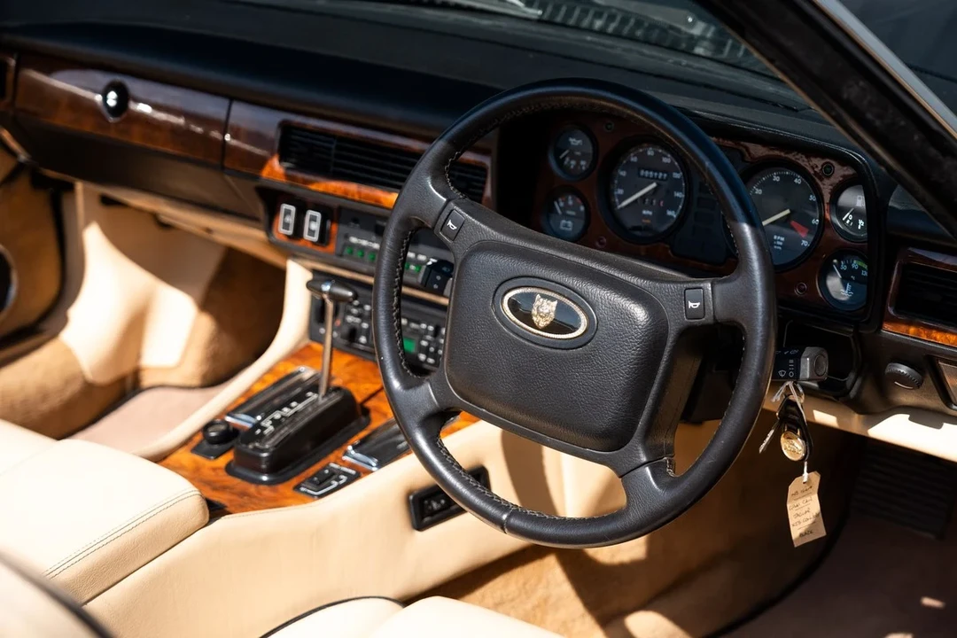 1990 Jaguar XJS Convertible - Image 14 of 30