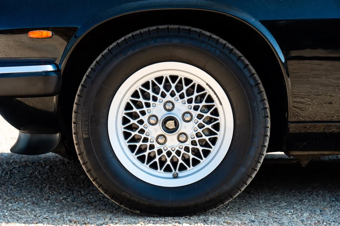 1990 Jaguar XJS Convertible - Image 27 of 30