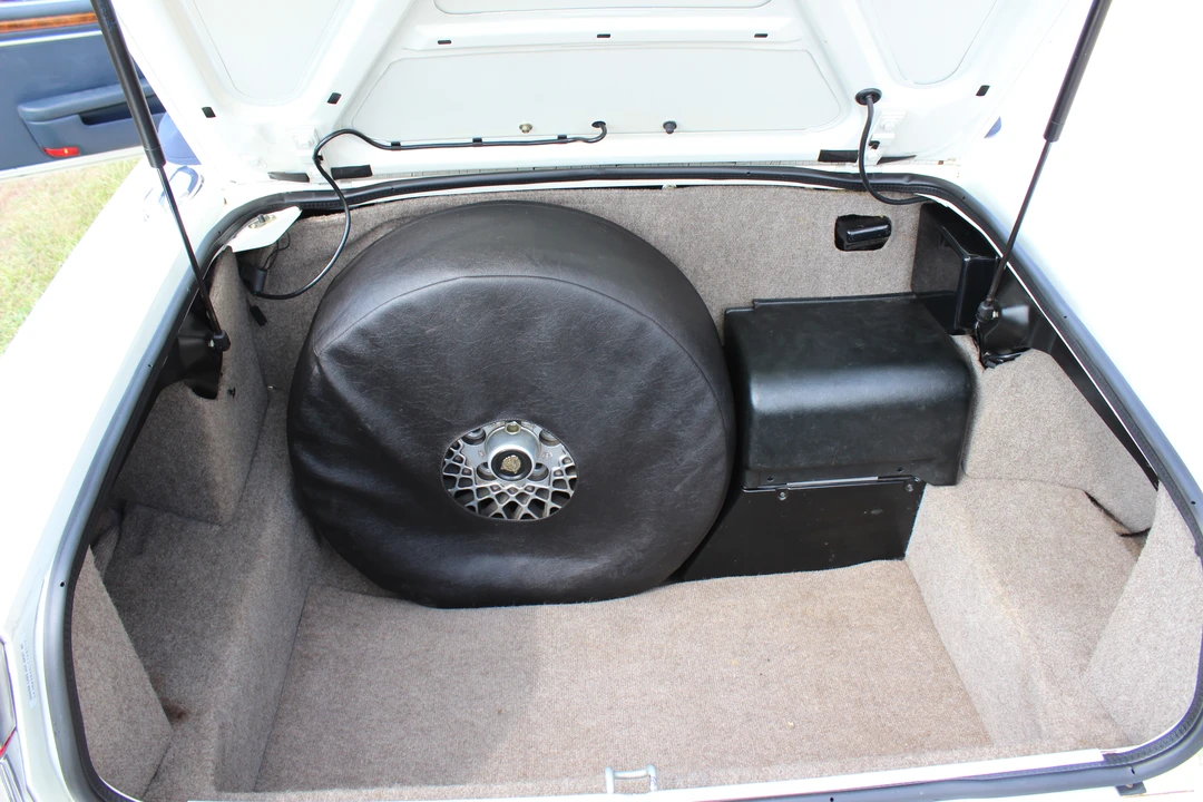 1990 Jaguar XJS Convertible - Image 29 of 31