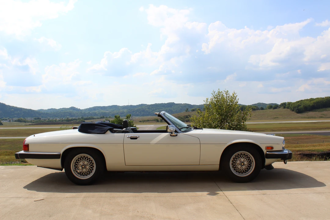 1990 Jaguar XJS Convertible - Image 10 of 31