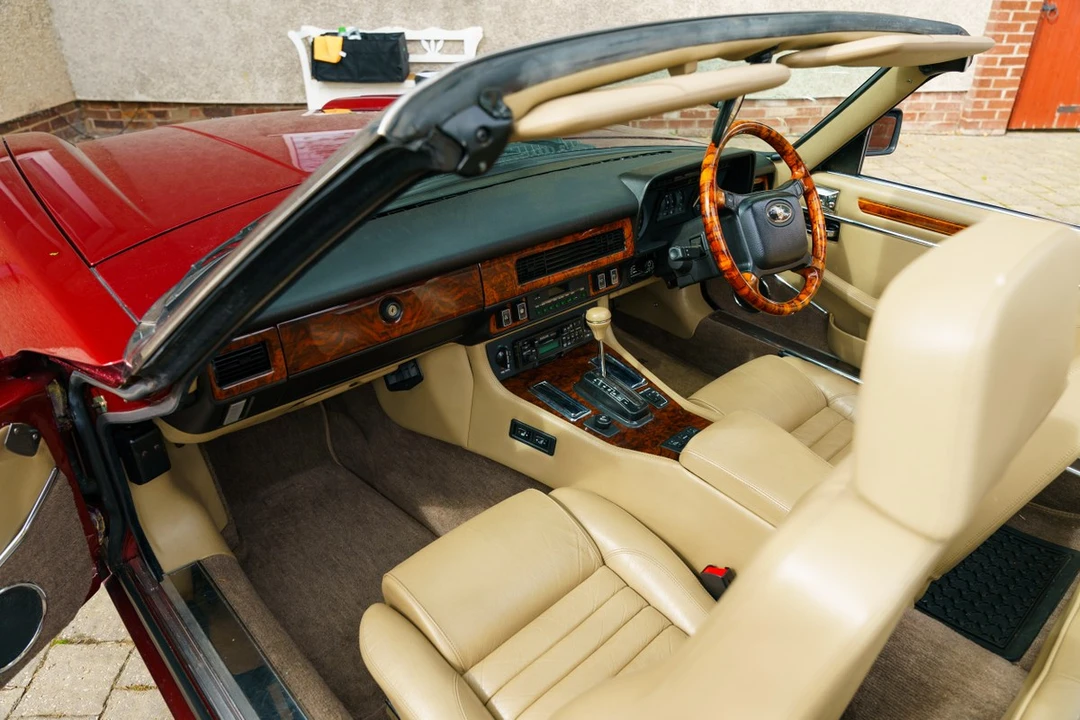 1990 Jaguar XJS Convertible - Image 29 of 30