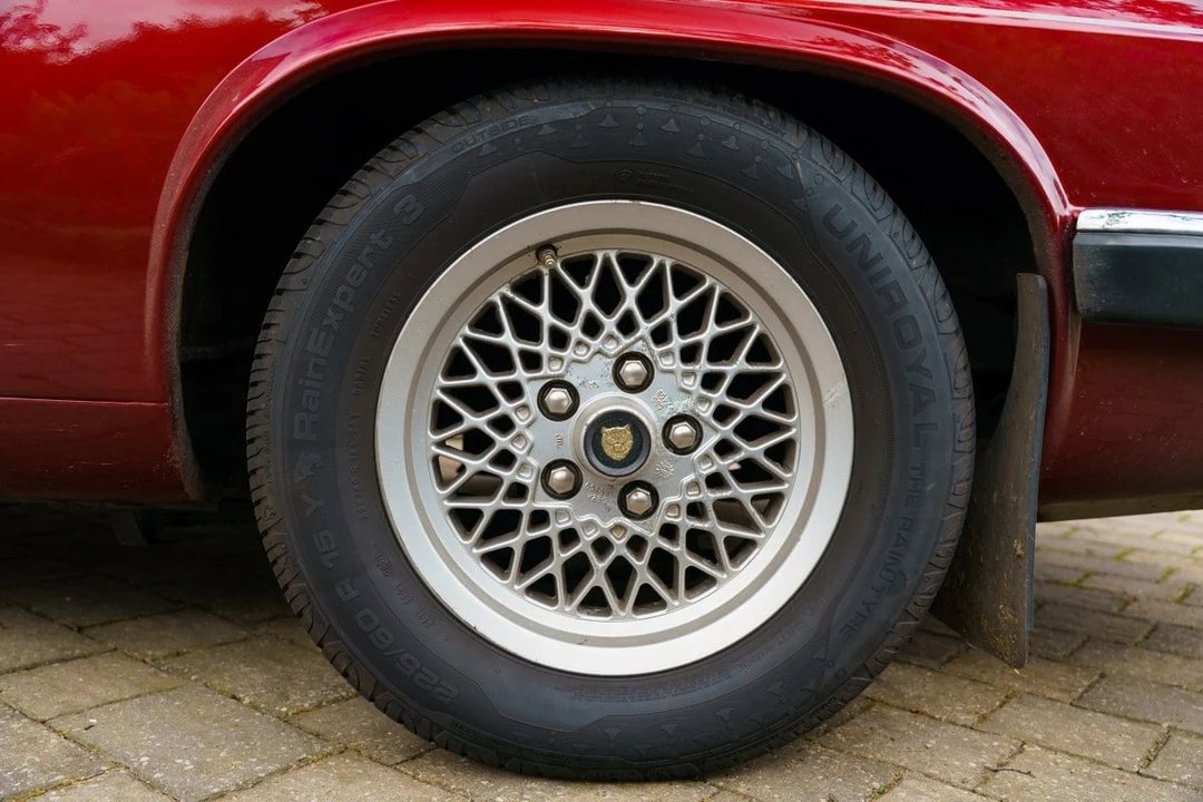 1990 Jaguar XJS Convertible - Image 23 of 30