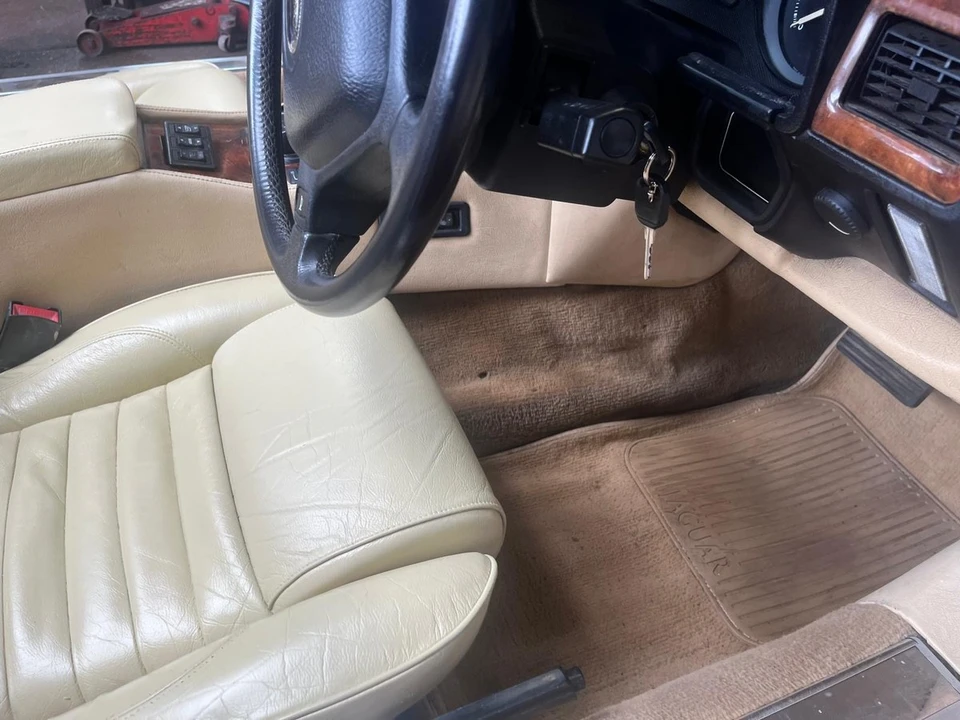 1990 Jaguar XJS Convertible - Image 20 of 30