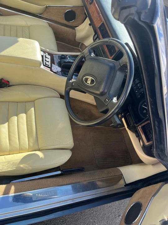 1990 Jaguar XJS Convertible - Image 19 of 30