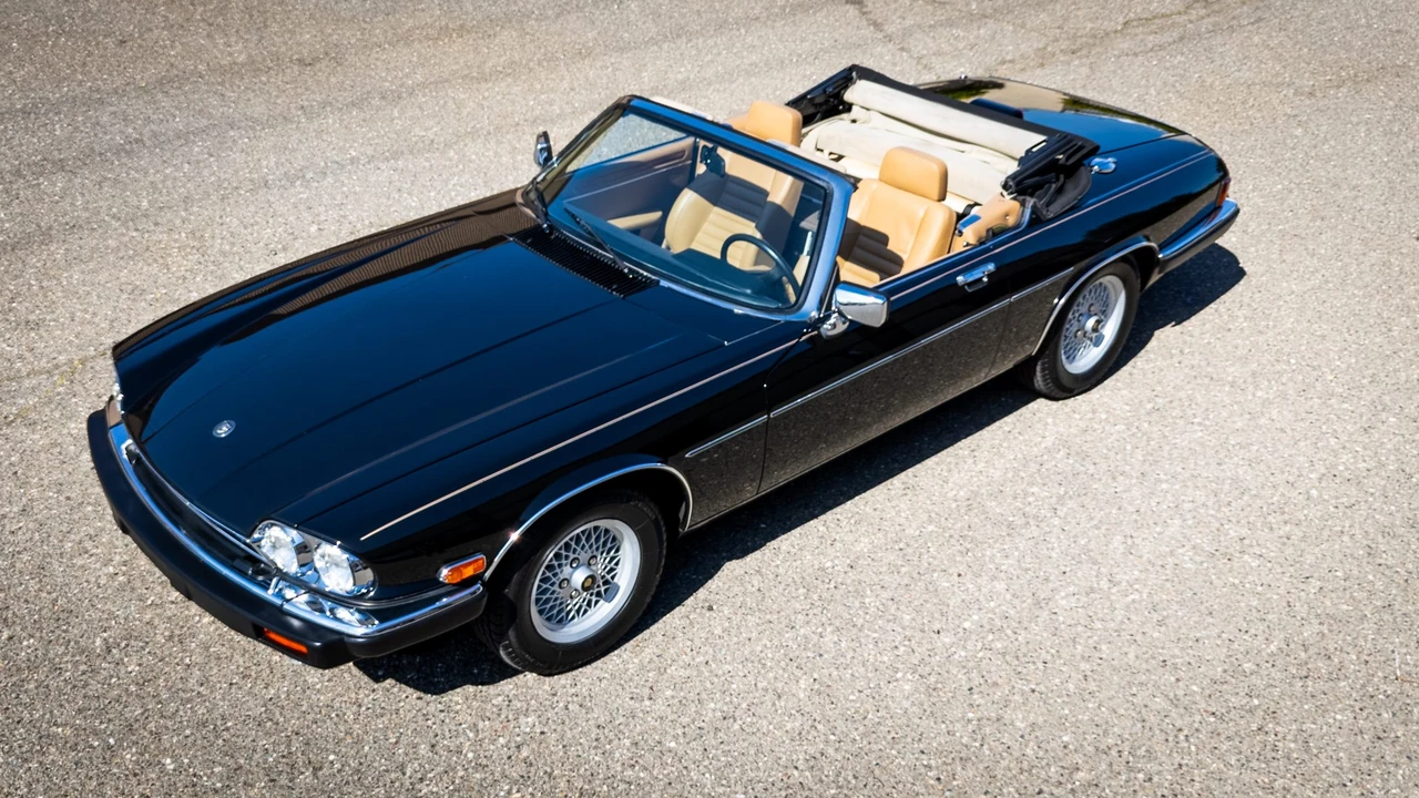 1990 Jaguar XJS Convertible - Image 2 of 31