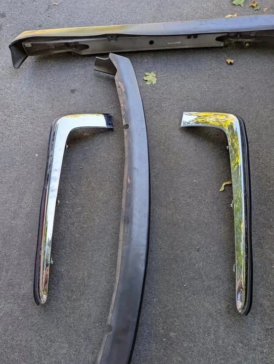 1990 Parts & Memorabilia Rolling Chassis - Image 9 of 10