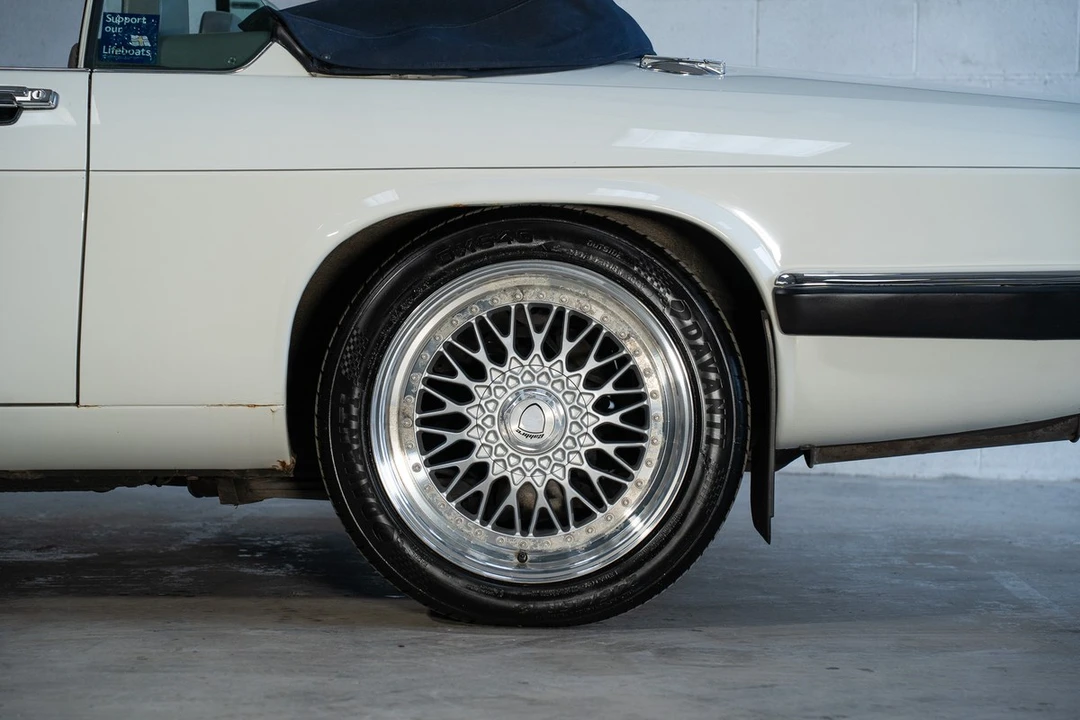 1991 Jaguar XJS Convertible - Image 25 of 30