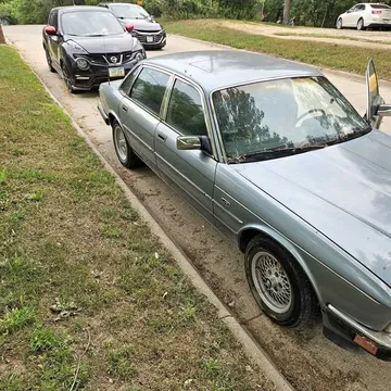 1990 Jaguar XJ Vanden Plas Sedan 4D