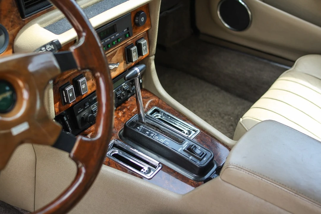 1990 Jaguar XJ Series 3 - Image 10 of 31