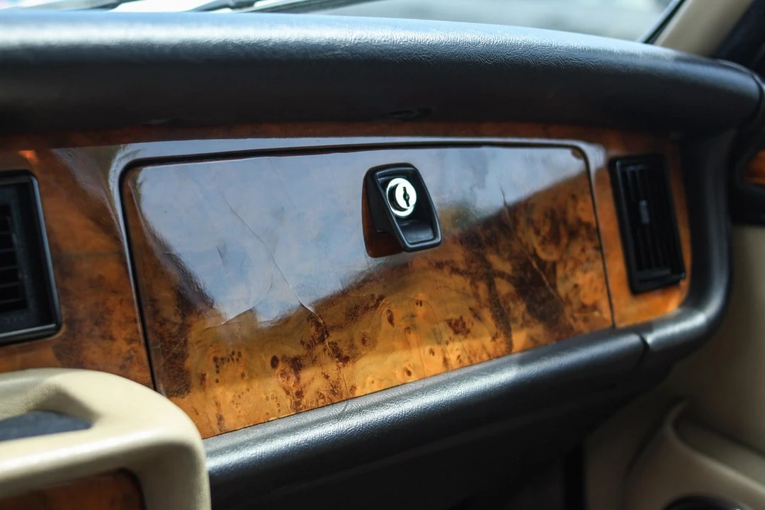 1990 Jaguar XJ Series 3 - Image 14 of 31