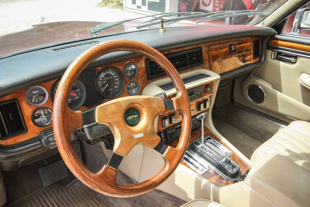 1990 Jaguar XJ Series 3 - Image 24 of 31