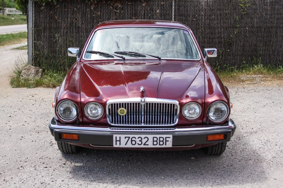 1990 Jaguar XJ Series 3 - Image 2 of 31