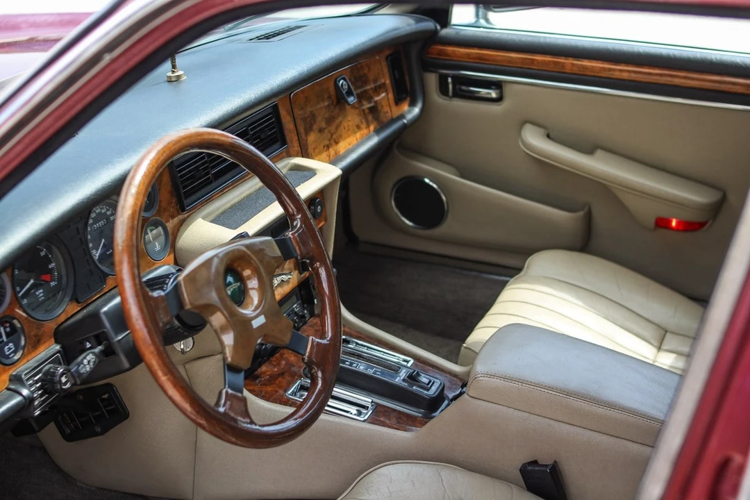1990 Jaguar XJ Series 3 - Image 11 of 31