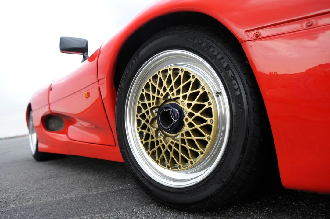 1990 Jaguar XJ220 - Image 11 of 17