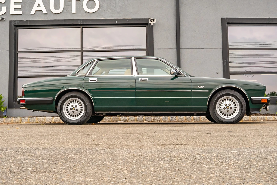 1990 Jaguar XJ40 XJ - Image 14 of 31