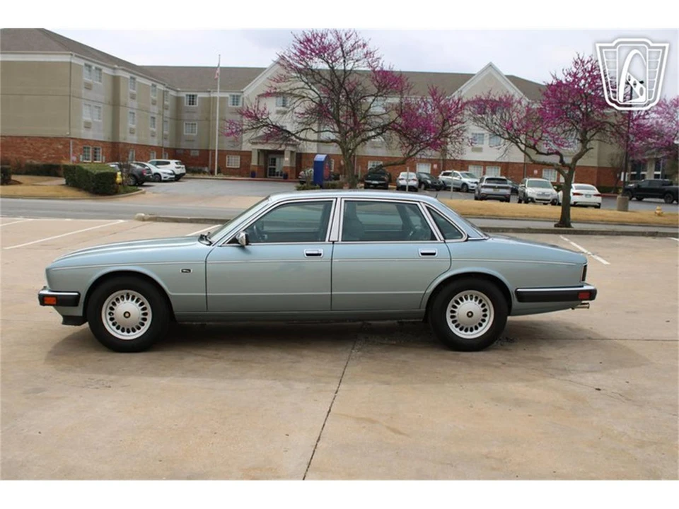 1990 Jaguar XJ40 XJ - Image 2 of 31