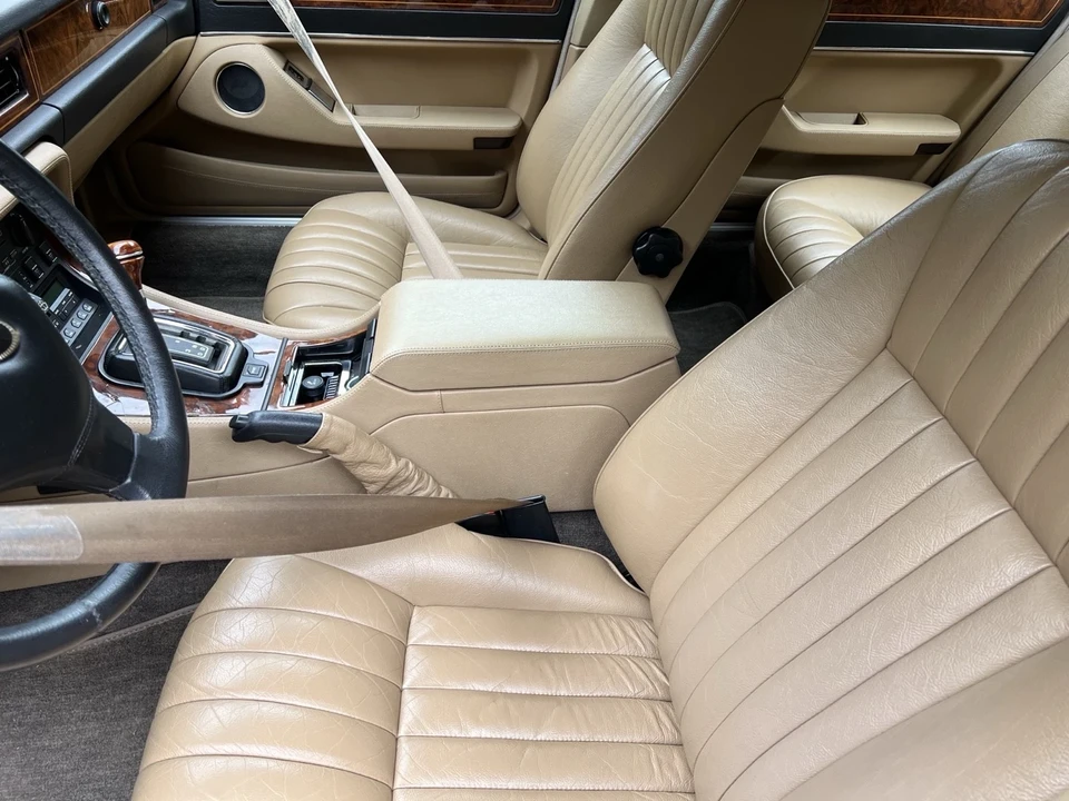 1990 Jaguar XJ Series 3 - Image 15 of 17