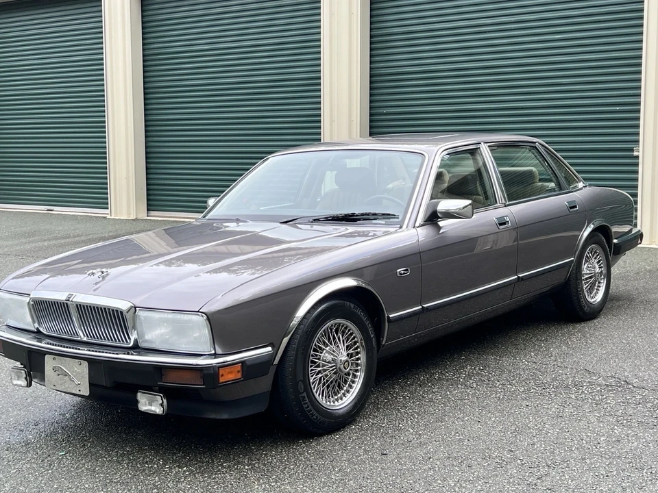 1990 Jaguar XJ Series 3 - Image 6 of 17