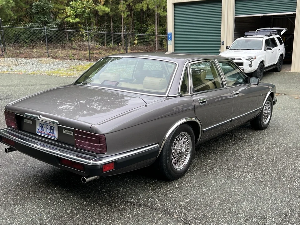 1990 Jaguar XJ Series 3 - Image 3 of 17