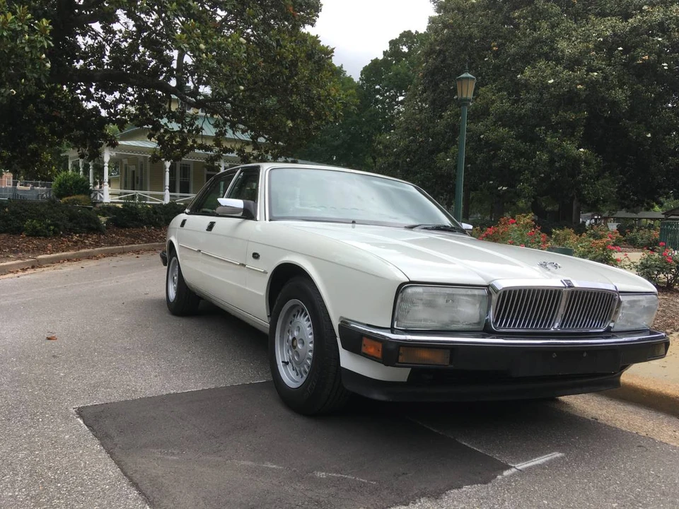 1990 Jaguar XJ40 XJ - Image 4 of 17