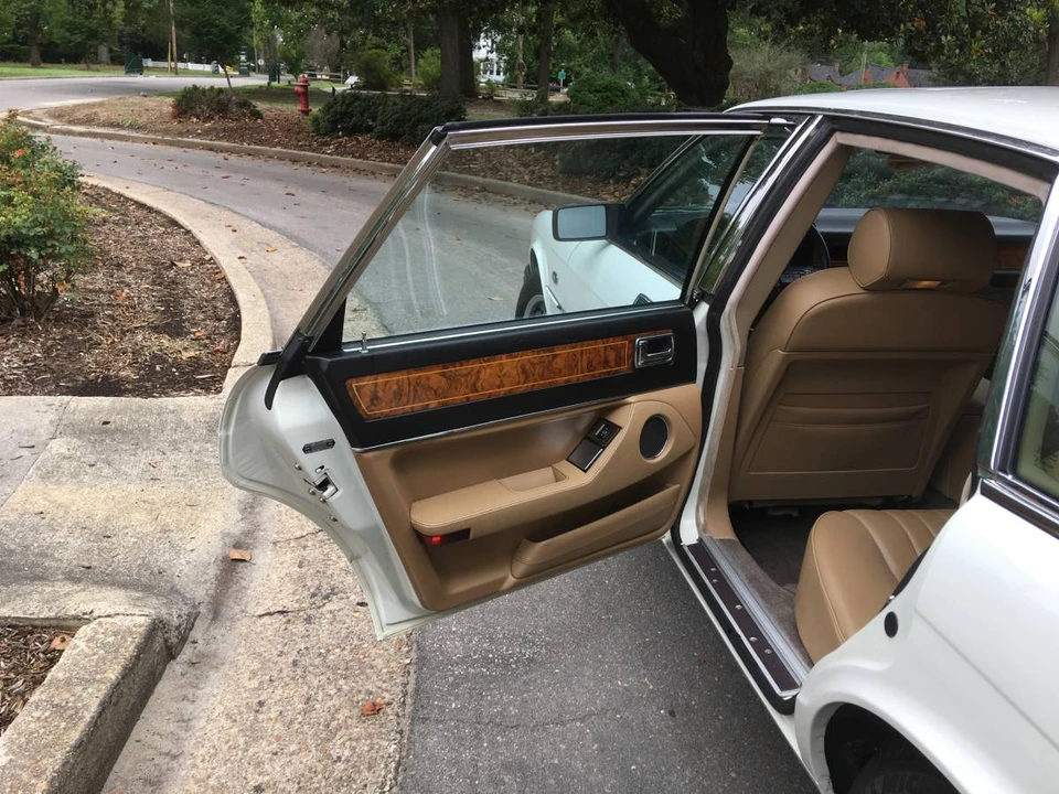 1990 Jaguar XJ40 XJ - Image 10 of 17