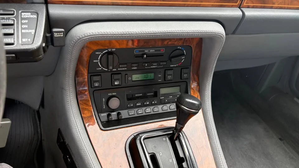 1990 Jaguar XJ40 XJ - Image 3 of 11