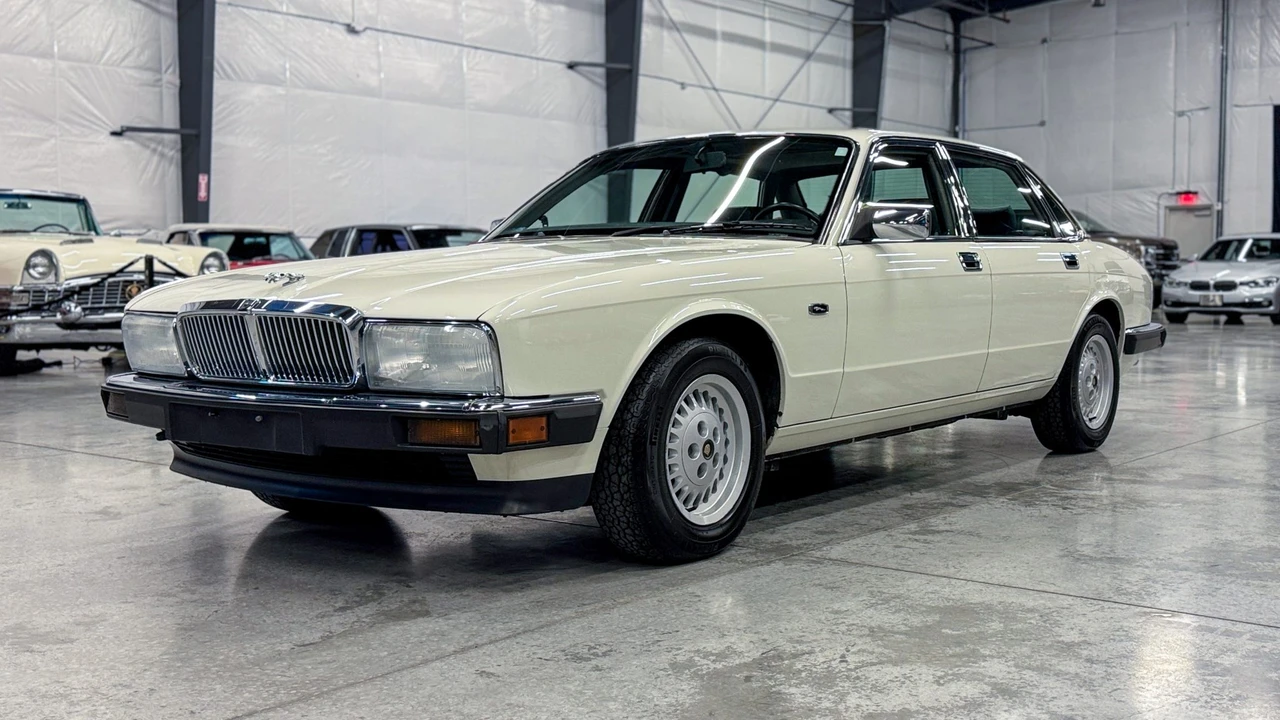 1990 Jaguar XJ40 XJ - Image 15 of 31