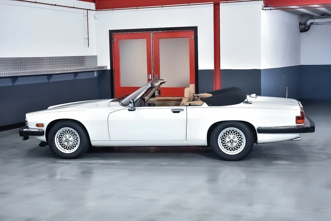 1990 Jaguar XJS Convertible - Image 27 of 30