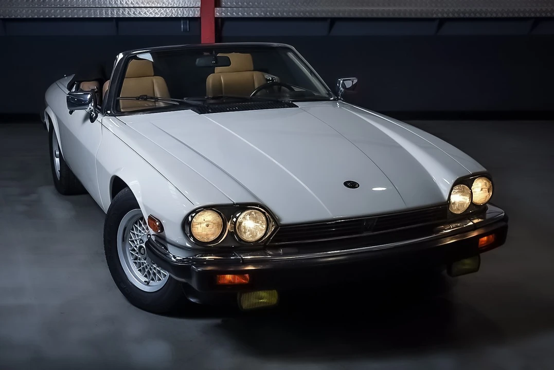 1990 Jaguar XJS Convertible - Image 7 of 30