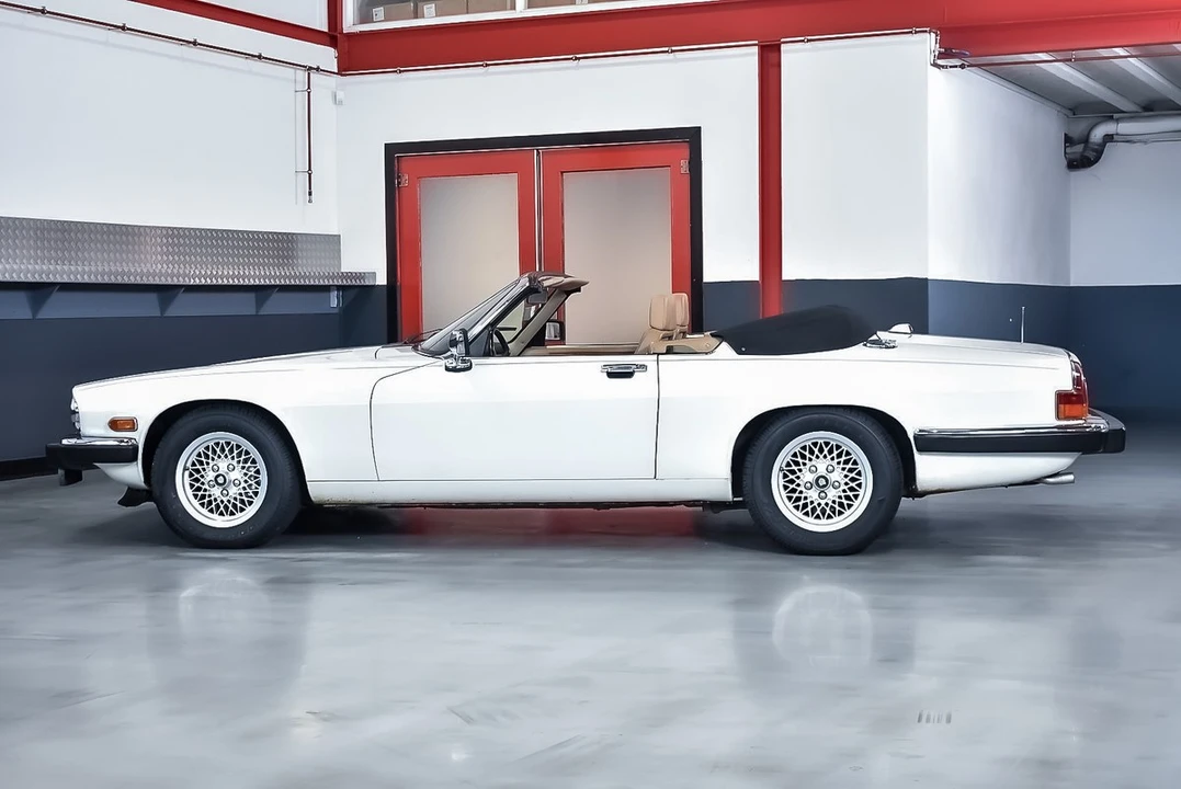 1990 Jaguar XJS Convertible - Image 28 of 30
