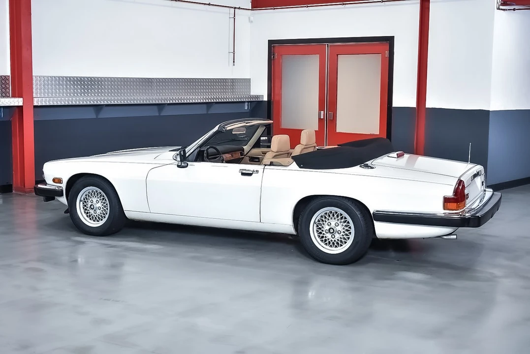 1990 Jaguar XJS Convertible - Image 25 of 30