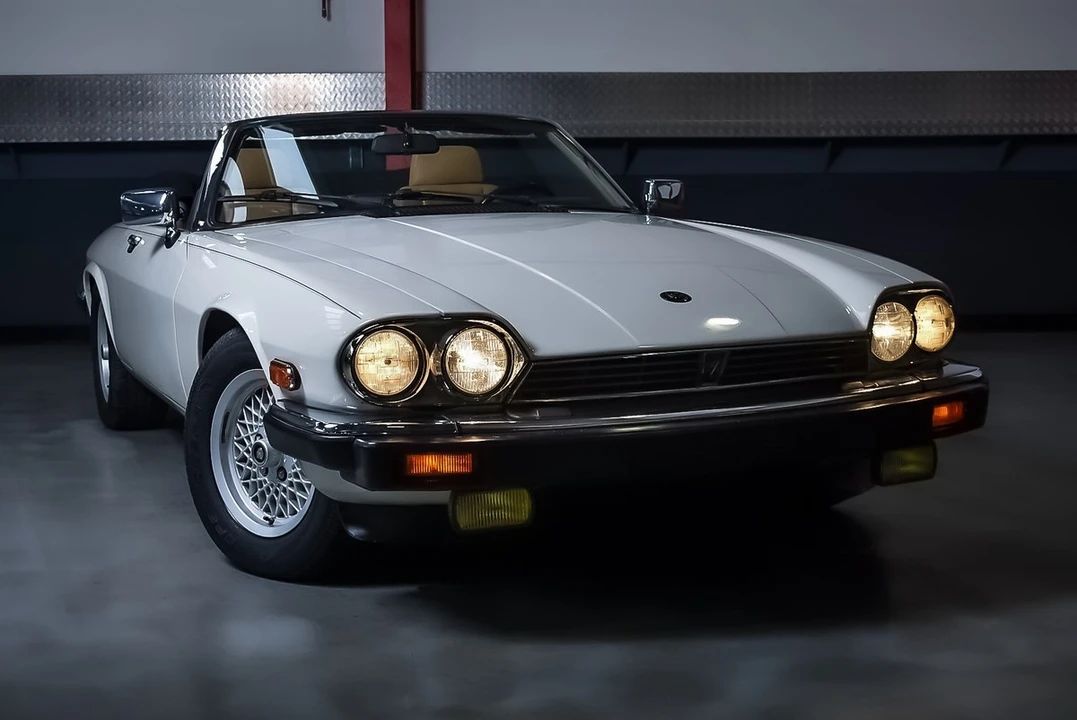 1990 Jaguar XJS Convertible - Image 9 of 30