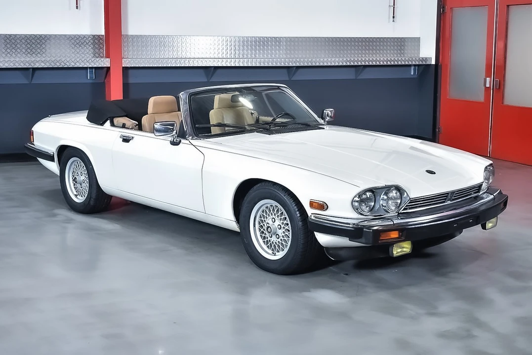 1990 Jaguar XJS Convertible - Image 13 of 30