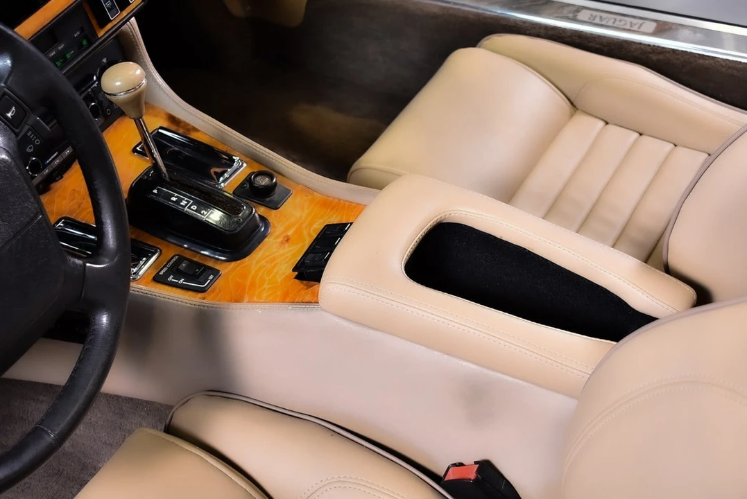 1990 Jaguar XJS Convertible - Image 28 of 31