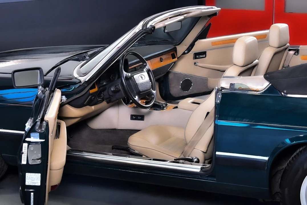 1990 Jaguar XJS Convertible - Image 25 of 31