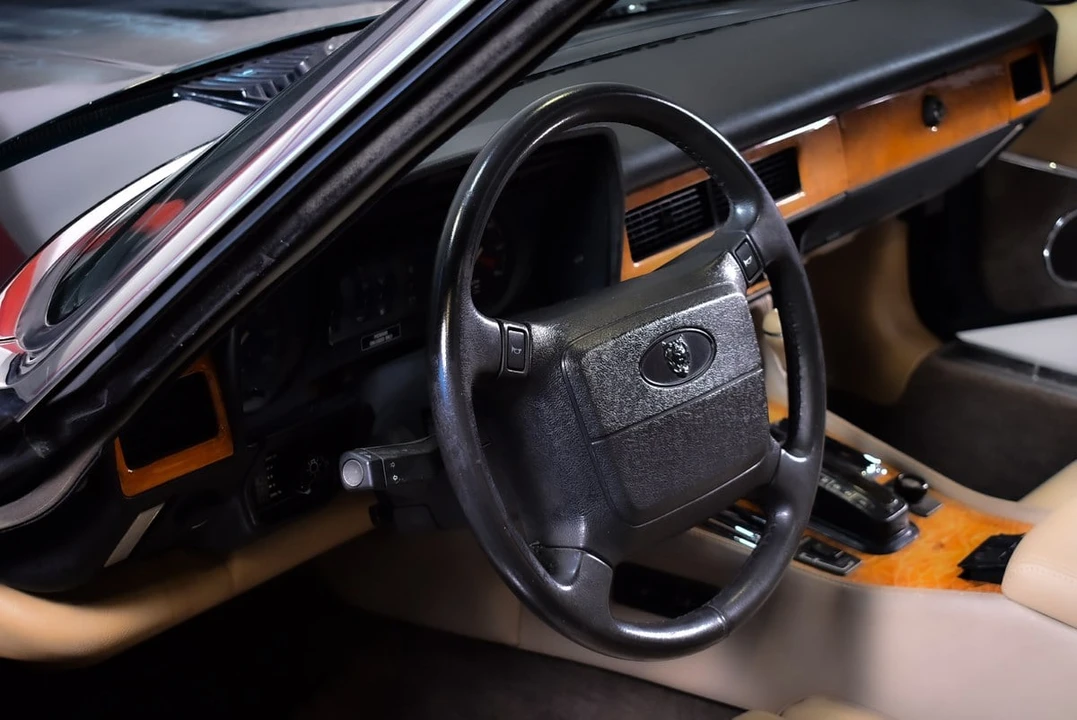 1990 Jaguar XJS Convertible - Image 29 of 31