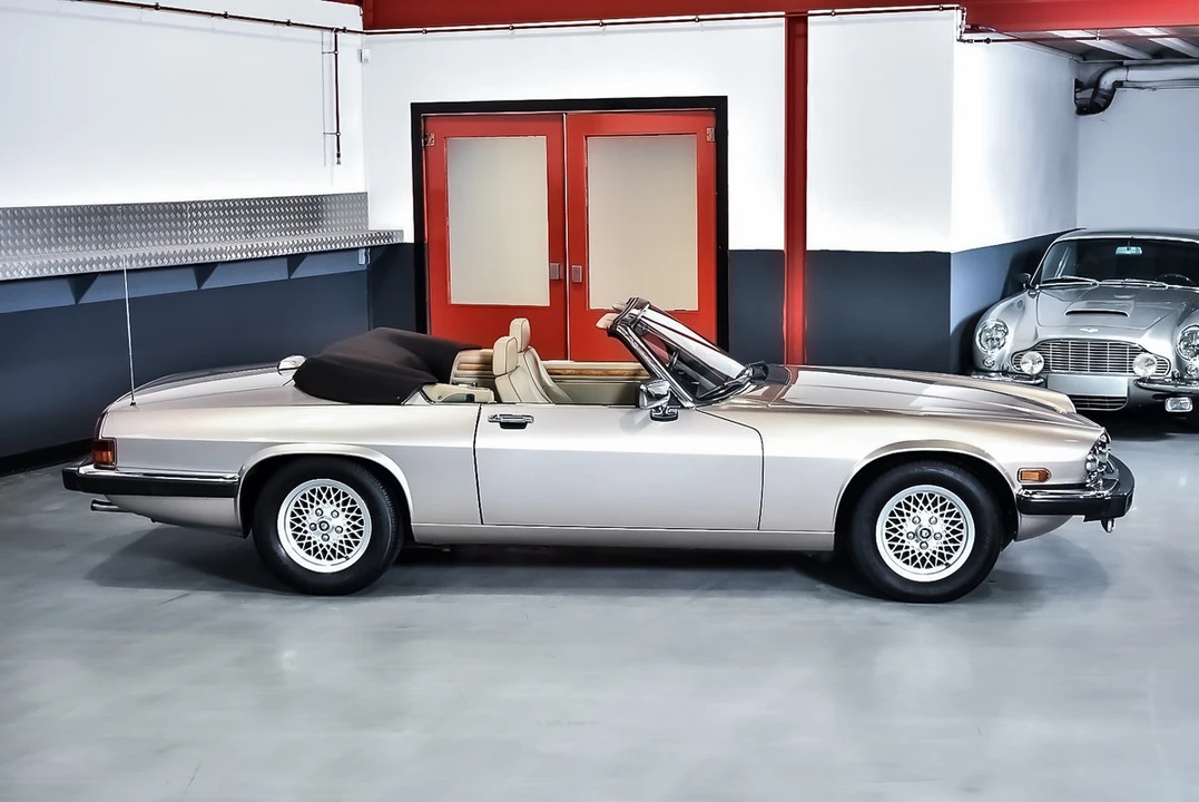 1990 Jaguar XJS Convertible - Image 15 of 30