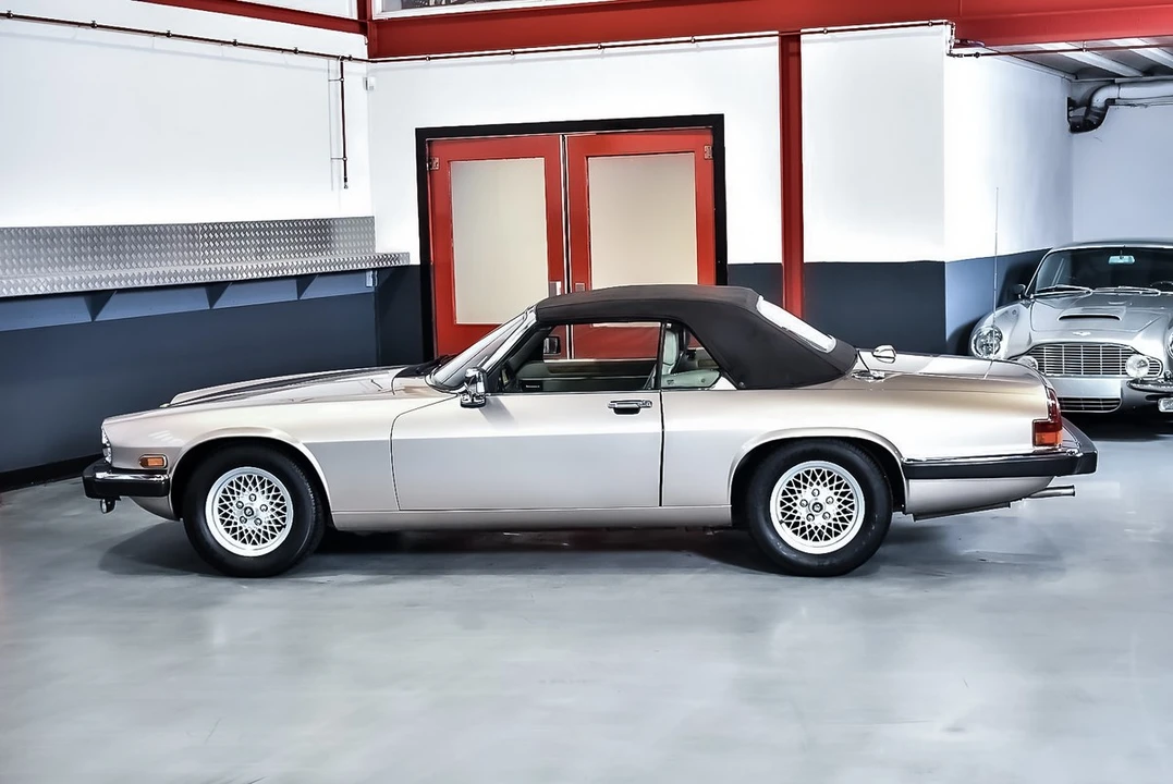 1990 Jaguar XJS Convertible - Image 29 of 30
