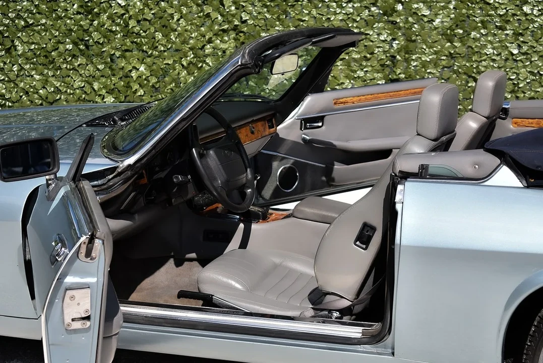 1990 Jaguar XJS Convertible - Image 24 of 30