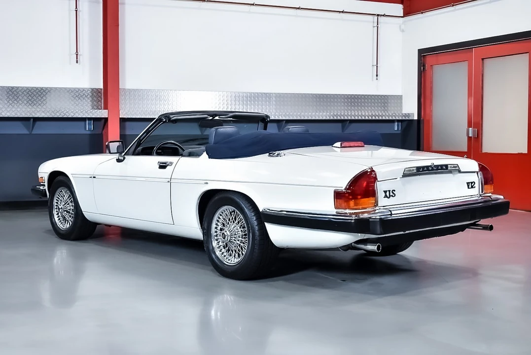 1990 Jaguar XJS Convertible - Image 17 of 30
