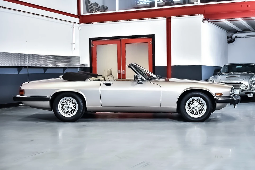 1990 Jaguar XJS Convertible - Image 16 of 30