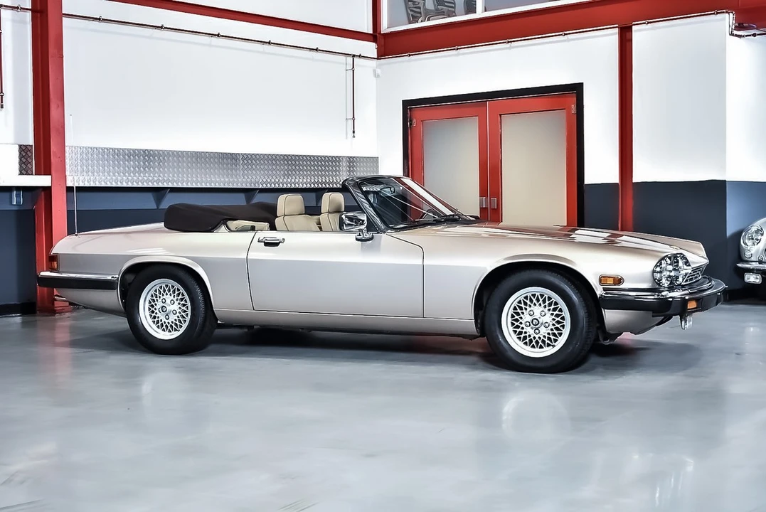 1990 Jaguar XJS Convertible - Image 14 of 30