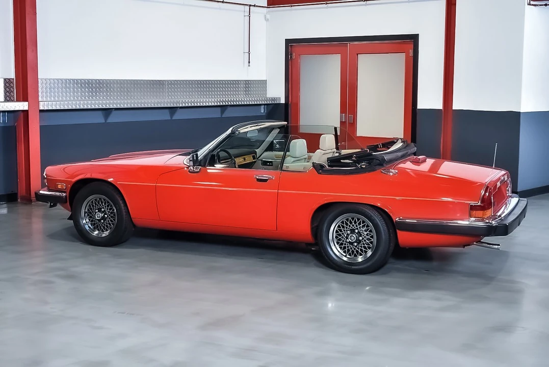 1990 Jaguar XJS Convertible - Image 25 of 30