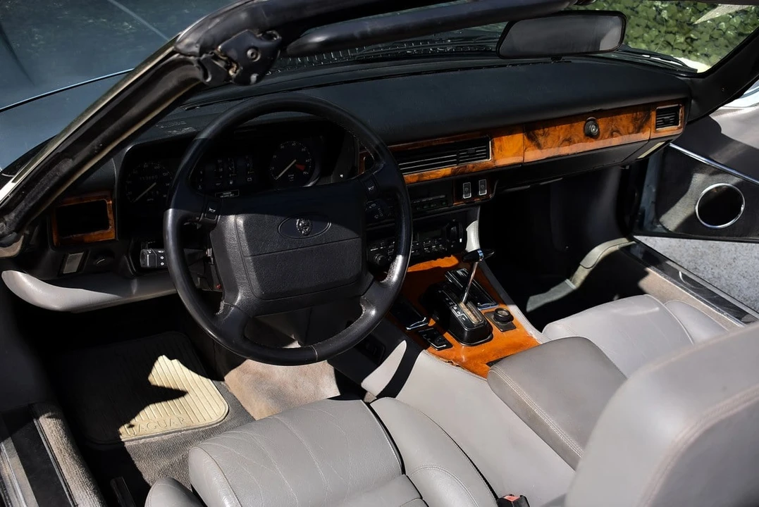 1990 Jaguar XJS Convertible - Image 26 of 30