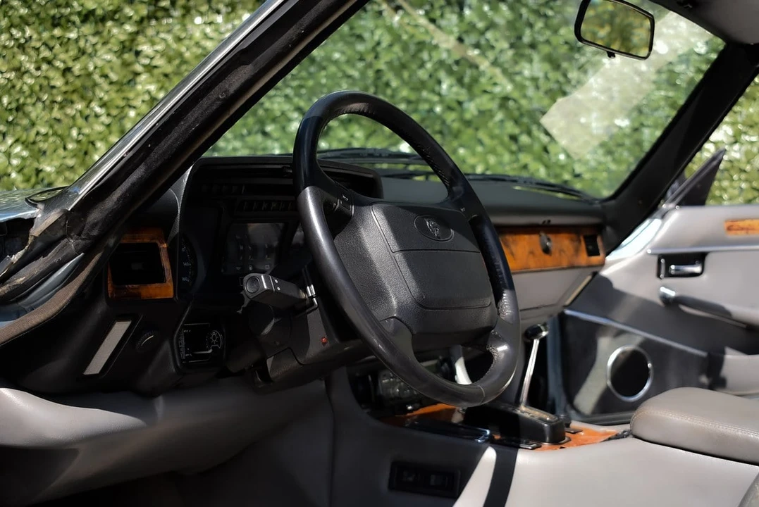 1990 Jaguar XJS Convertible - Image 28 of 30