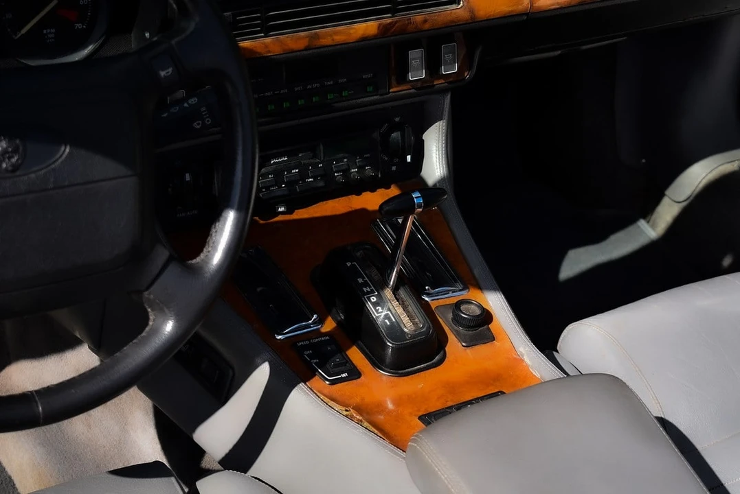 1990 Jaguar XJS Convertible - Image 29 of 30