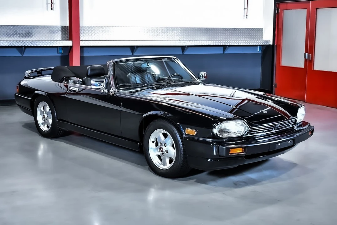 1990 Jaguar XJS Convertible - Image 2 of 30