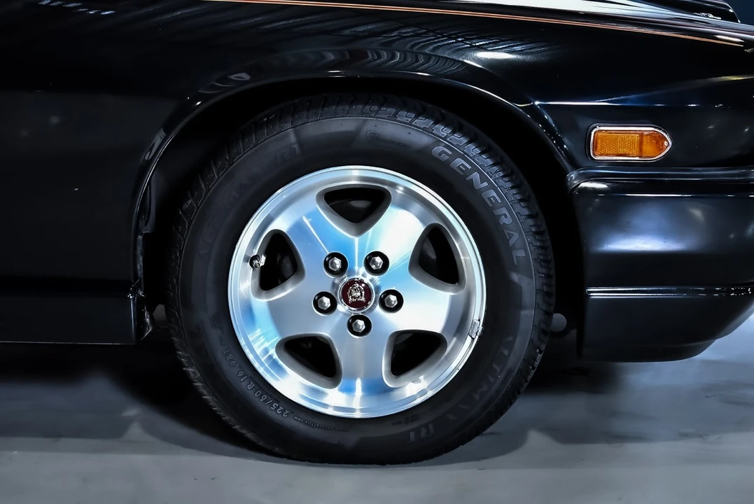1990 Jaguar XJS Convertible - Image 29 of 30